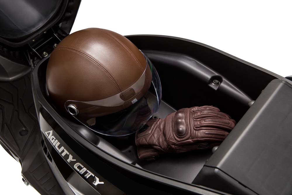 KYMCO Agility City 125 ie CBS hueco debajo del asiento