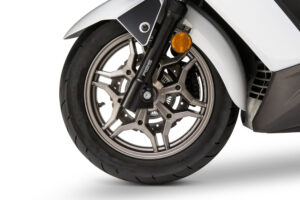 Llantas del KYMCO Grand Dink 2016