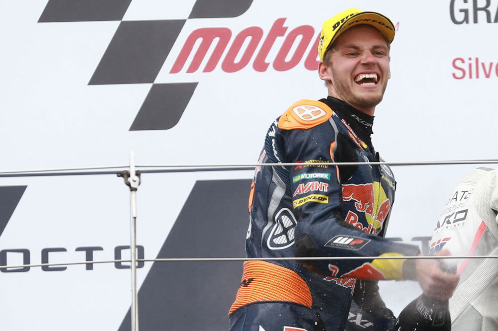 Victoria de Brad Binder en Moto3 en Silverstone
