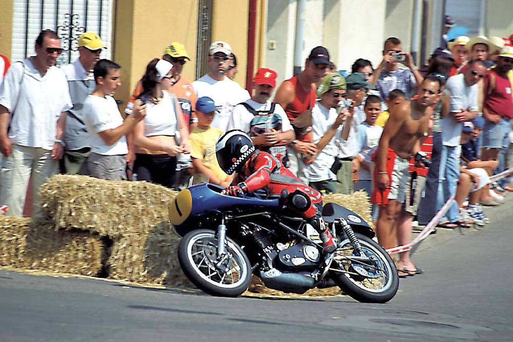 Carreras motos en La Bañeza