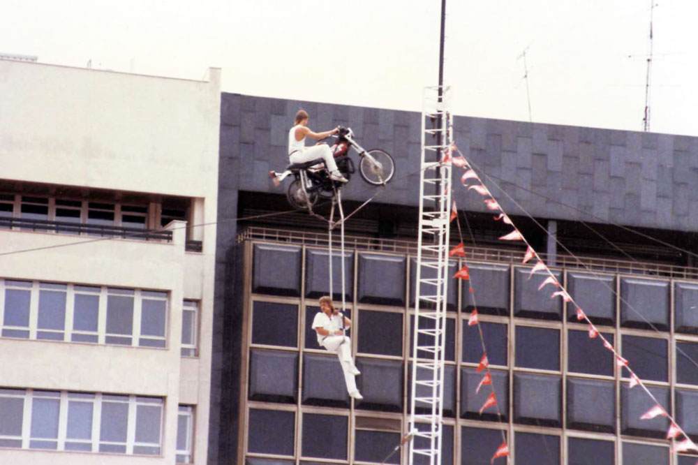 Los Bordini acrobacias en moto