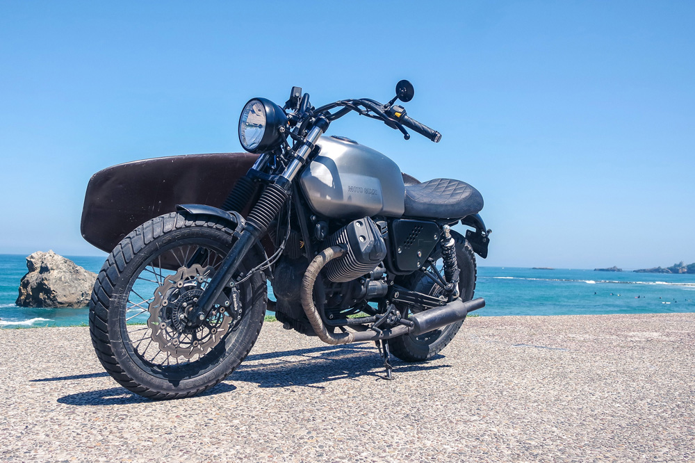 Wheels & Waves Moto Guzzi V7 II