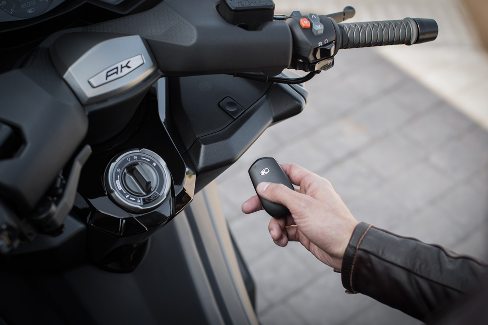 KYMCO AK 550 arranque sin llave