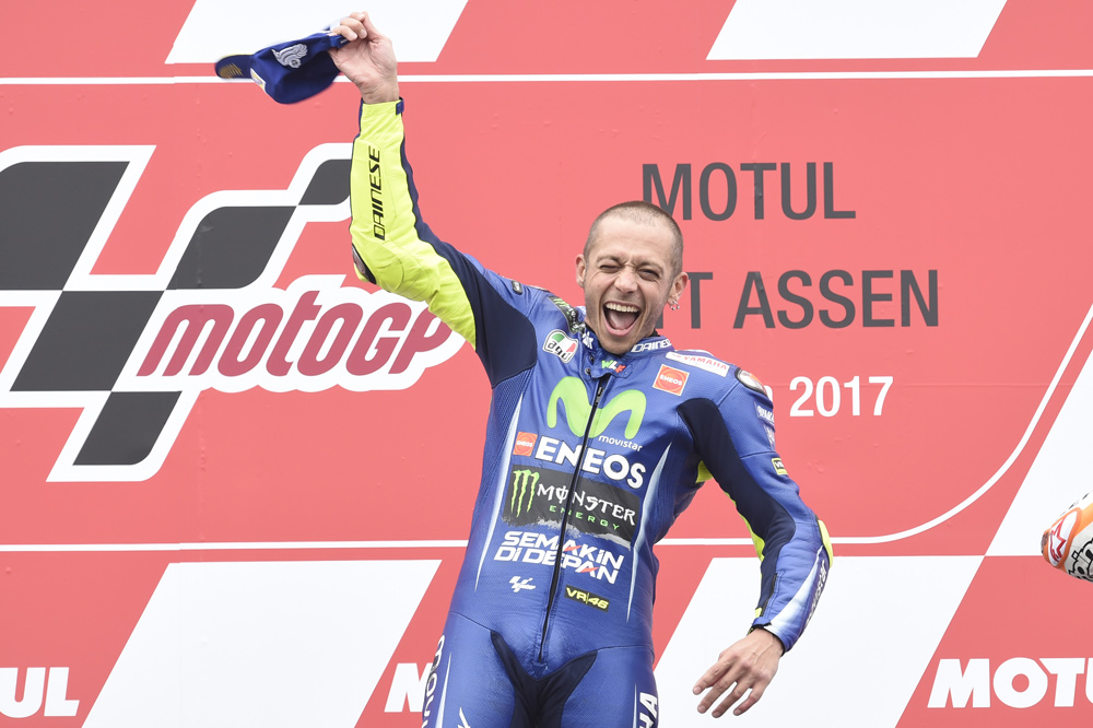 Valentino Rossi en el podio del GP de Assen