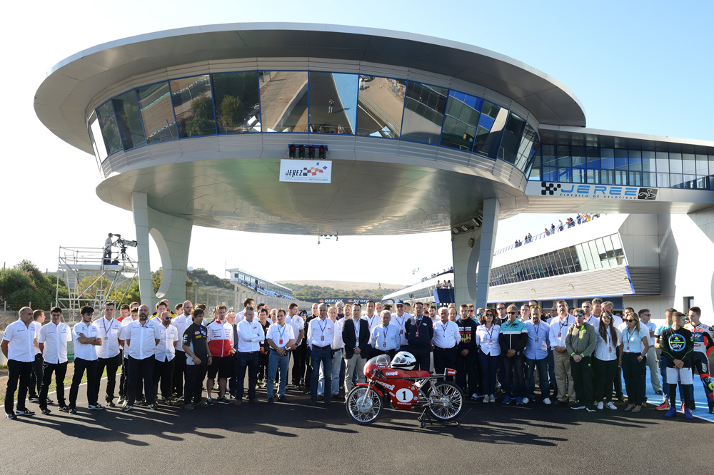Homenaje a Angel Nieto en el FIM CEV Repsol