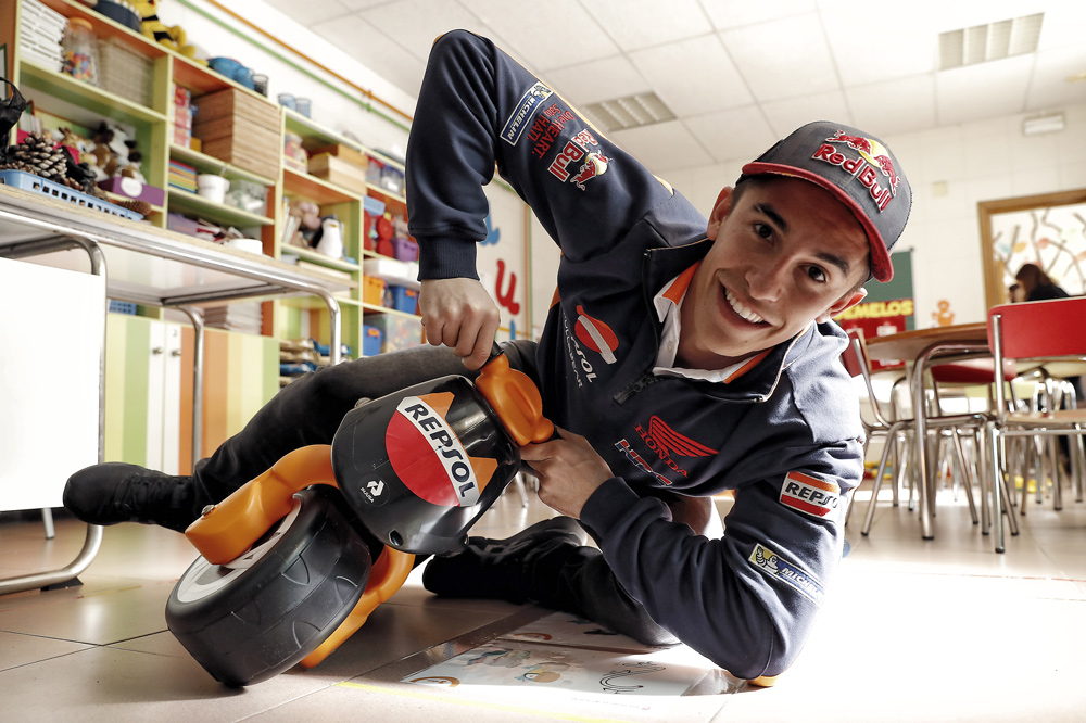 Marc Márquez bromea sobre su salvada en el GP de Valencia