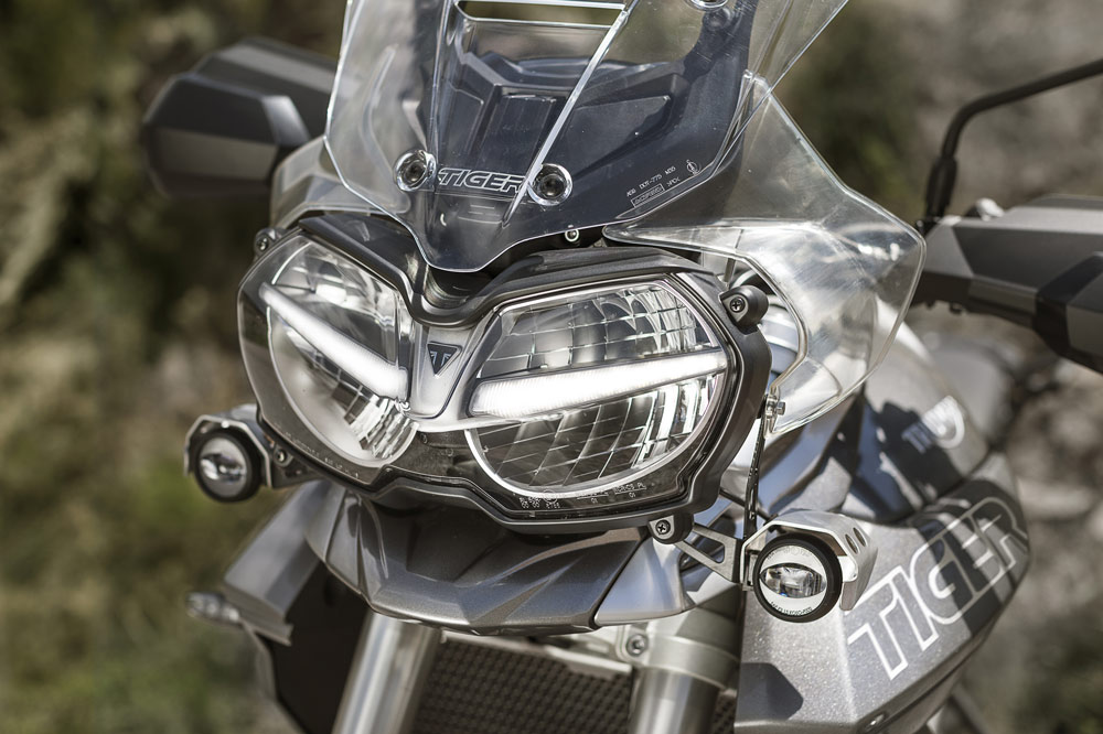 Triumph Tiger 800 2018, faros de LED delanteros
