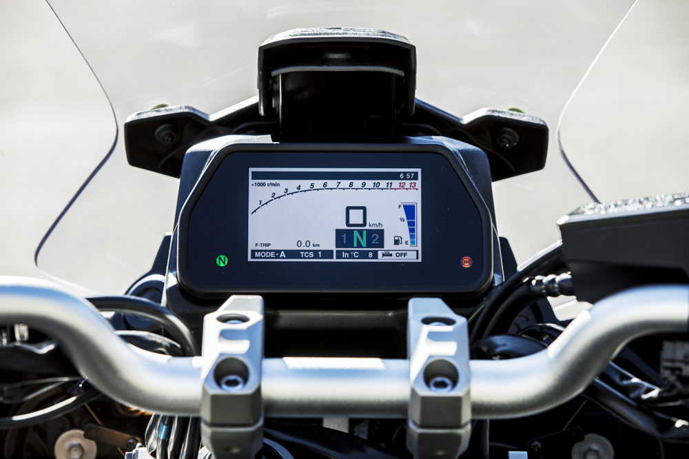Yamaha Tracer 900 2018, cuadro de instrumentos de la versión GT