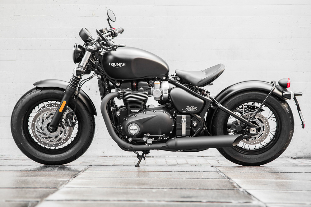 Triumph Bonneville Bobber Black