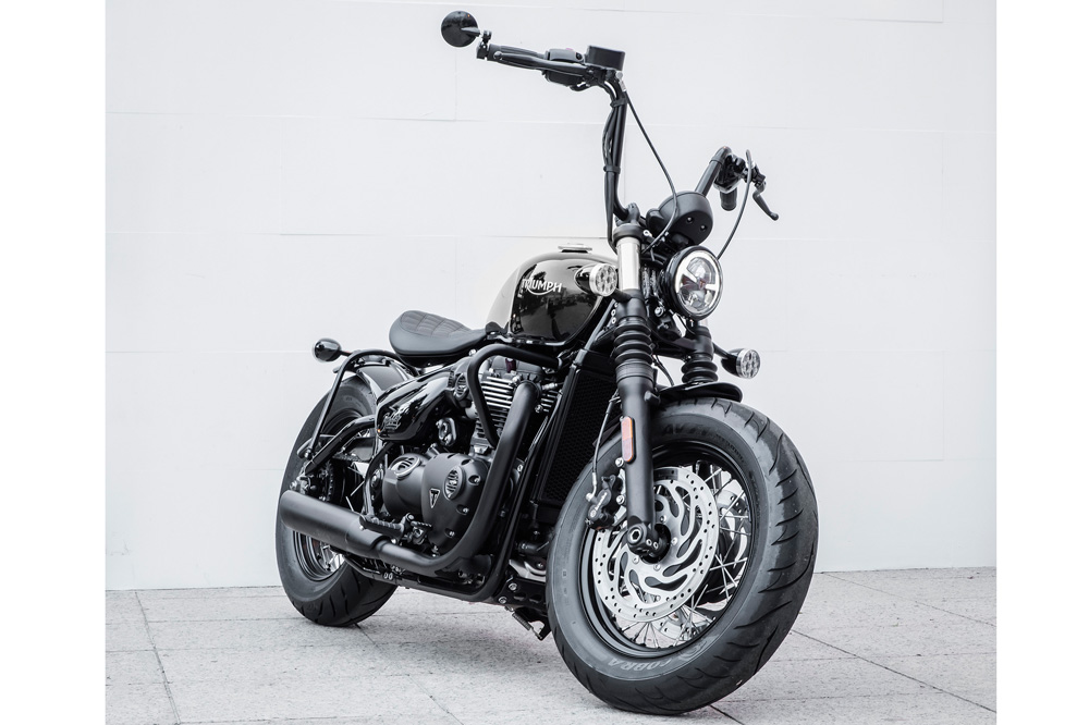 Triumph Bonneville Bobber Black