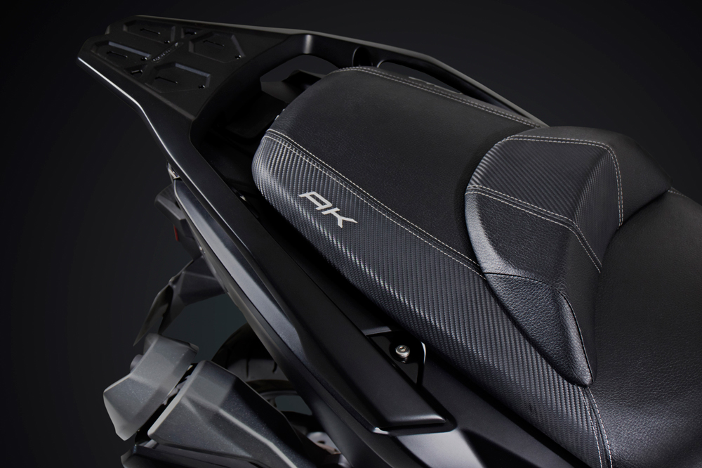Parrilla trasera original KYMCO AK 550