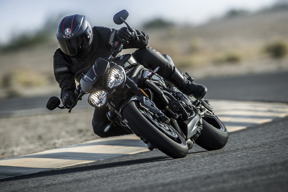 Triumph Speed Triple 2018: Divertida