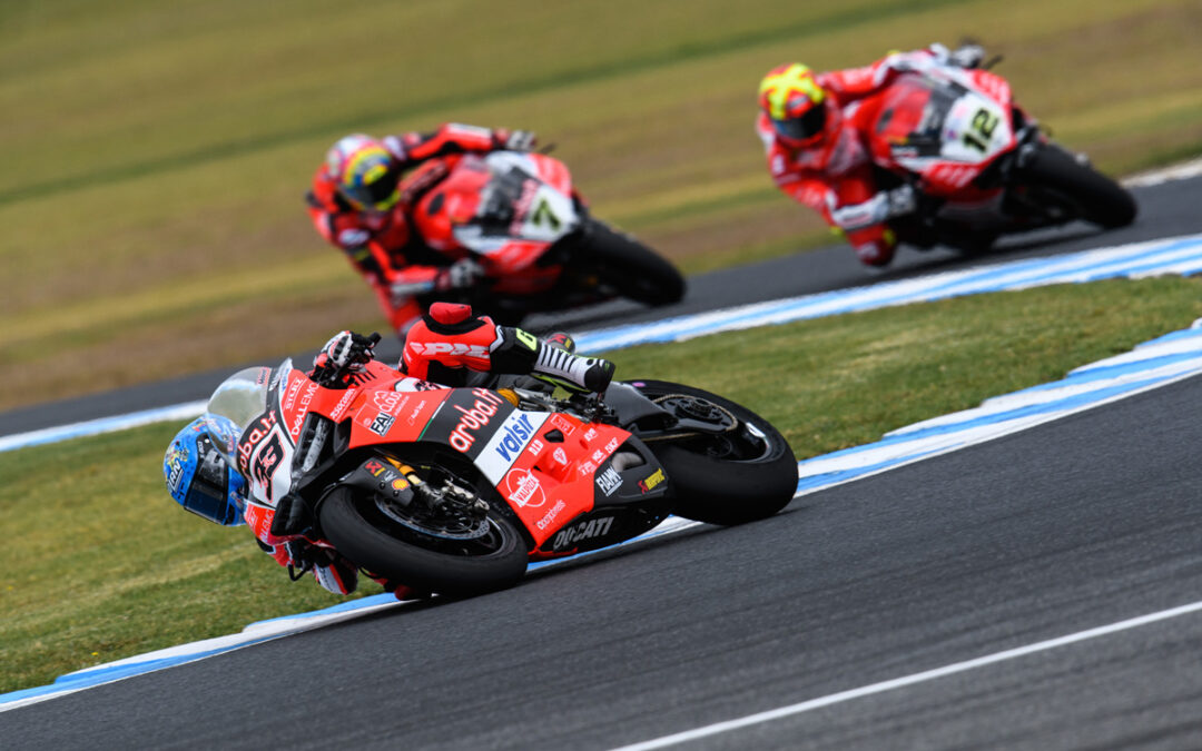 Marco Melandri logró la victoria de la primera carrera SBK en Australia
