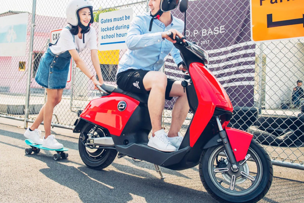 Xiaomi Super Soco Scooter Electrico