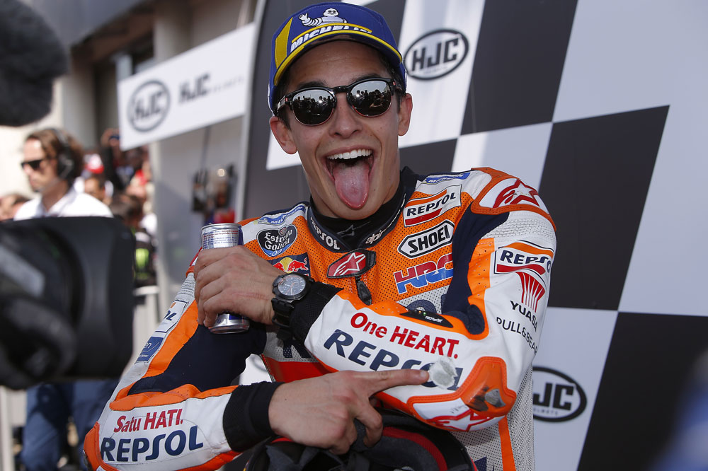 Marc Márquez volvió al salvar con el codo la caída