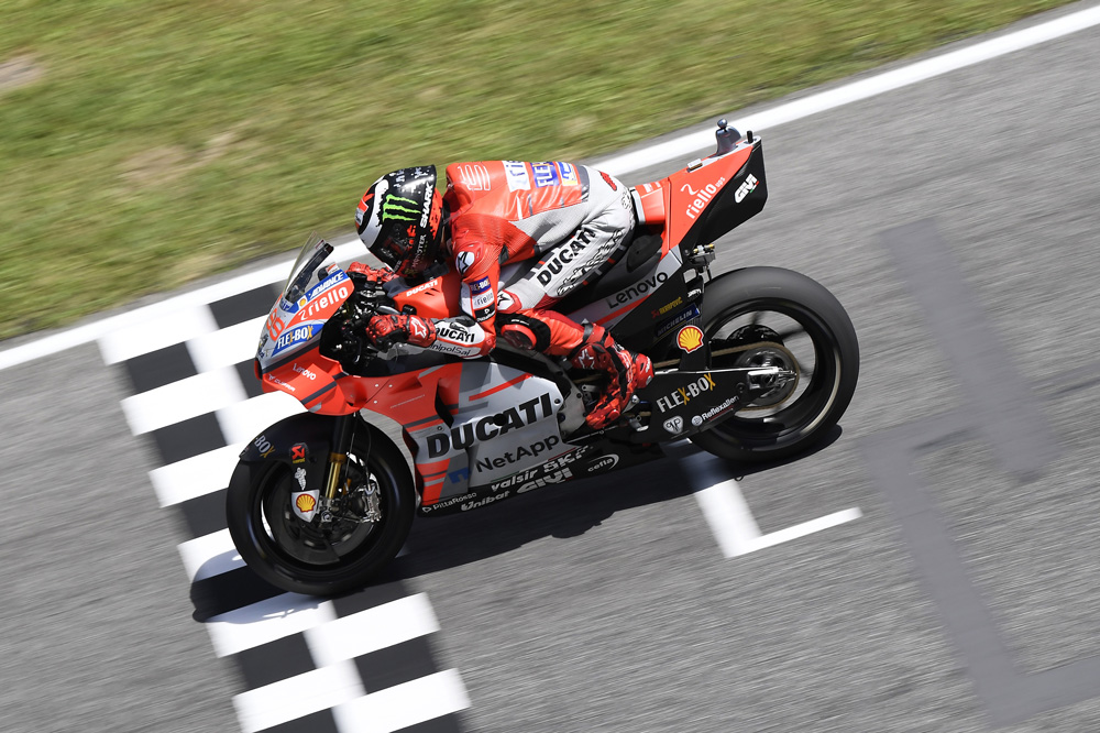 Llegada a meta de Jorge Lorenzo en el Gran Premio de Italia