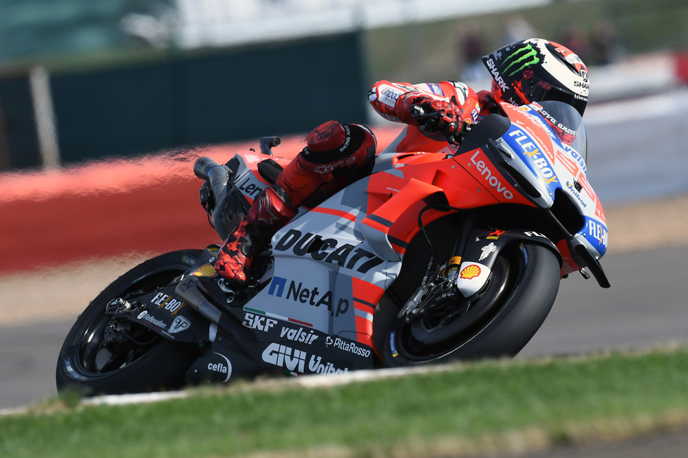 Jorge Lorenzo durante los entrenamientos MotoGP del GP de Gran Bretaña