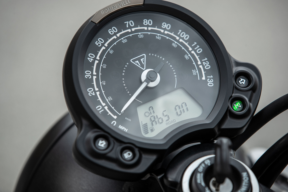 Triumph Street Scrambler, cuadro de instrumentos