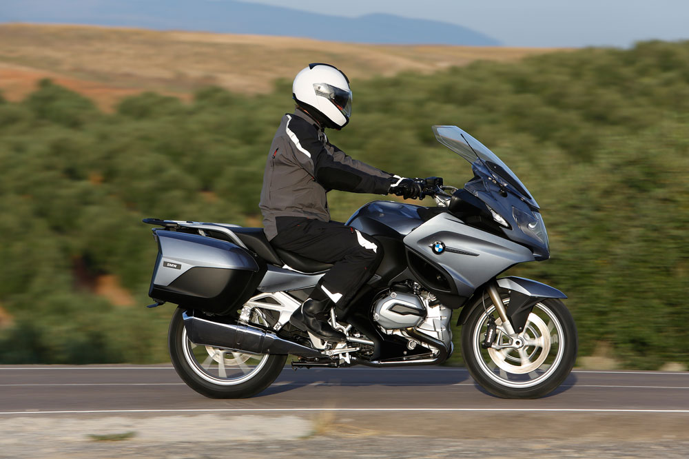 Tras la compra de tu moto en Alemania, puedes traerla a España en marcha