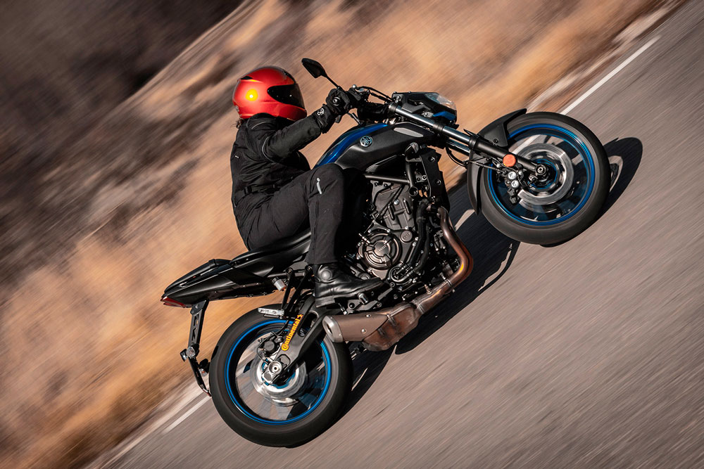 Pruebas de los neumáticos de moto Continental ContiRoadAttack 3