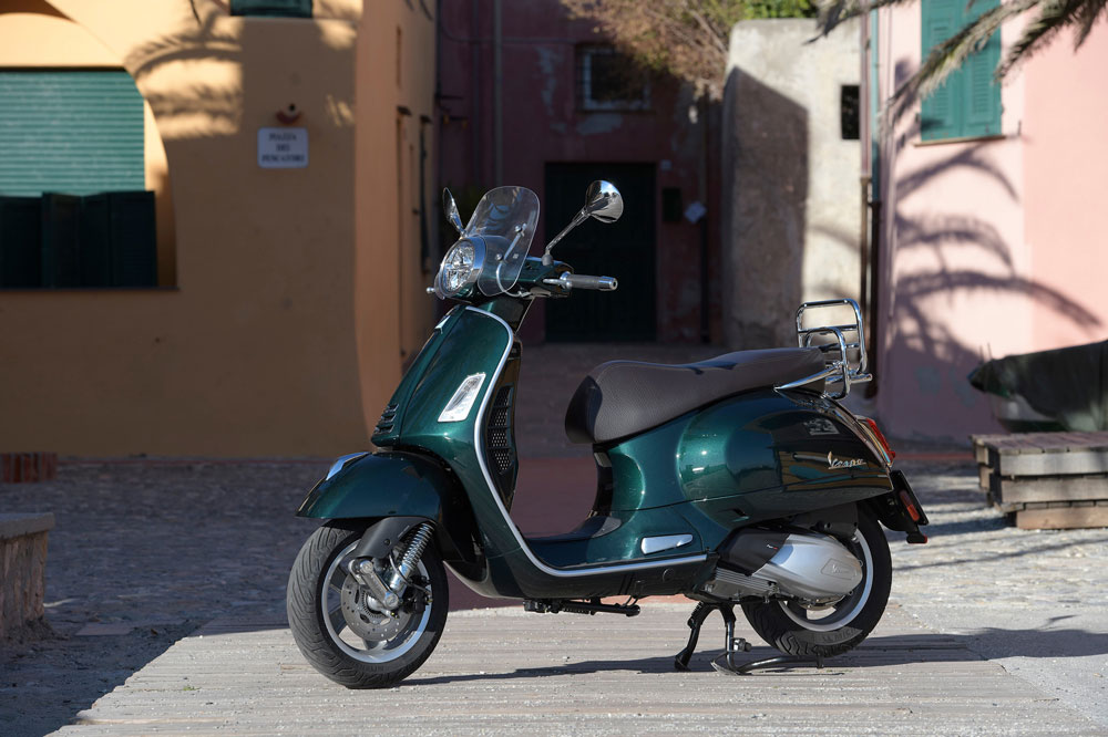 Vespa GTS Touring 300 HPE
