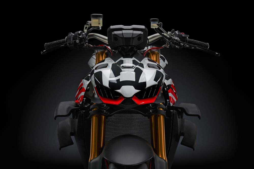Los colores de la Ducati Streetfighter V4 no serán estos, pero sí sus formas definitivas