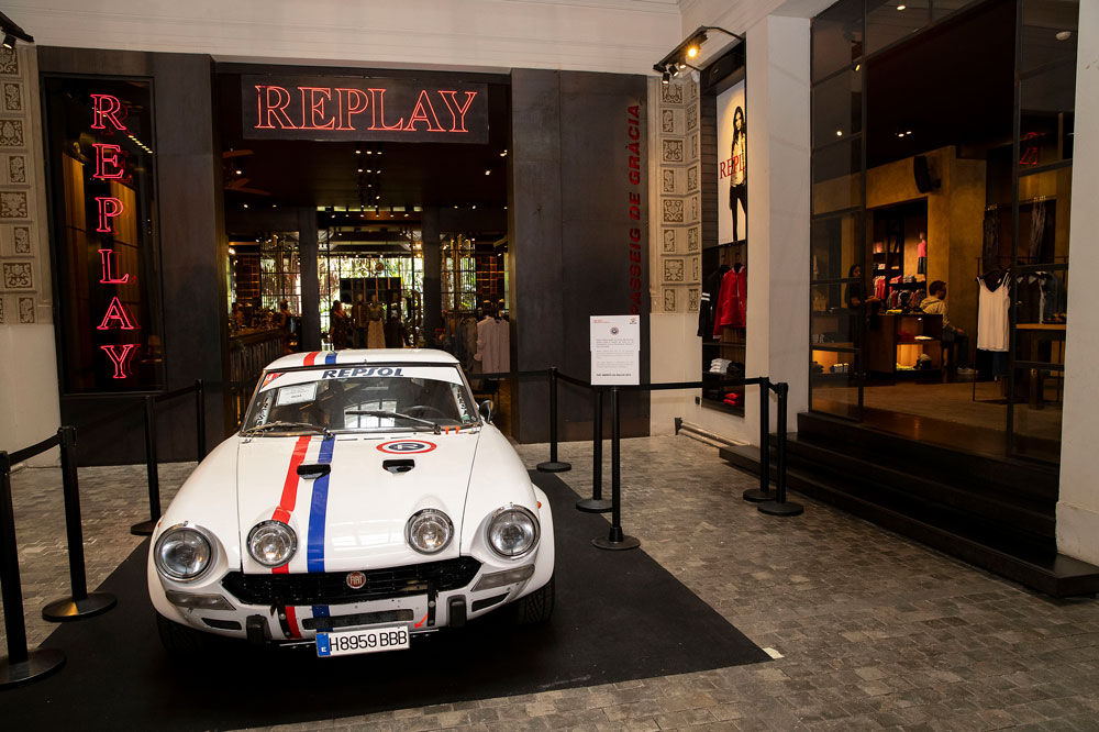 Coches y motos forman parte de la historia deportiva de Repsol