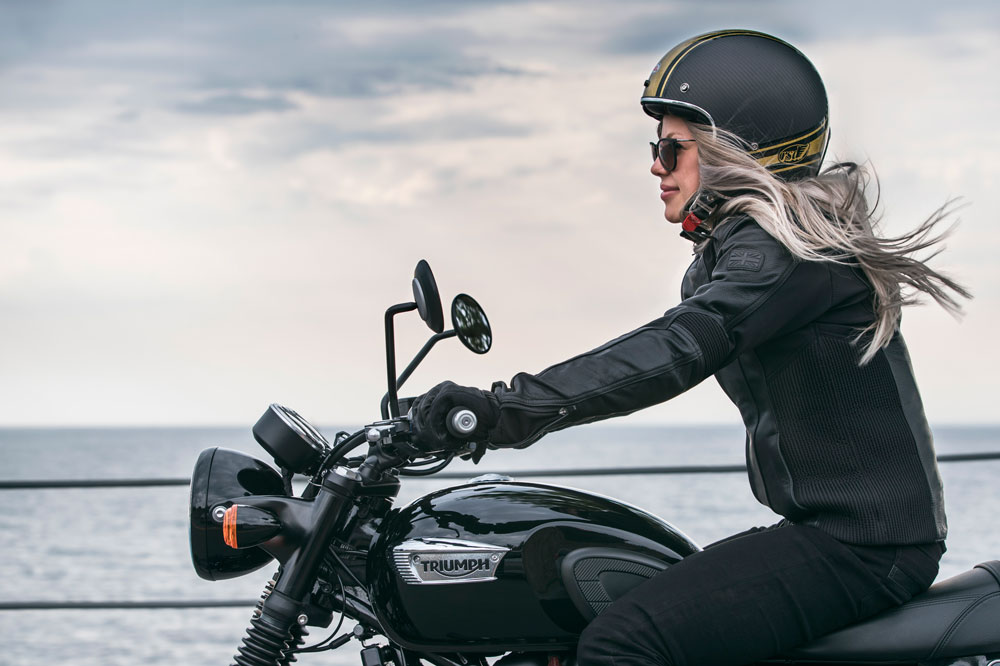 Triumph Bonneville T100 Black