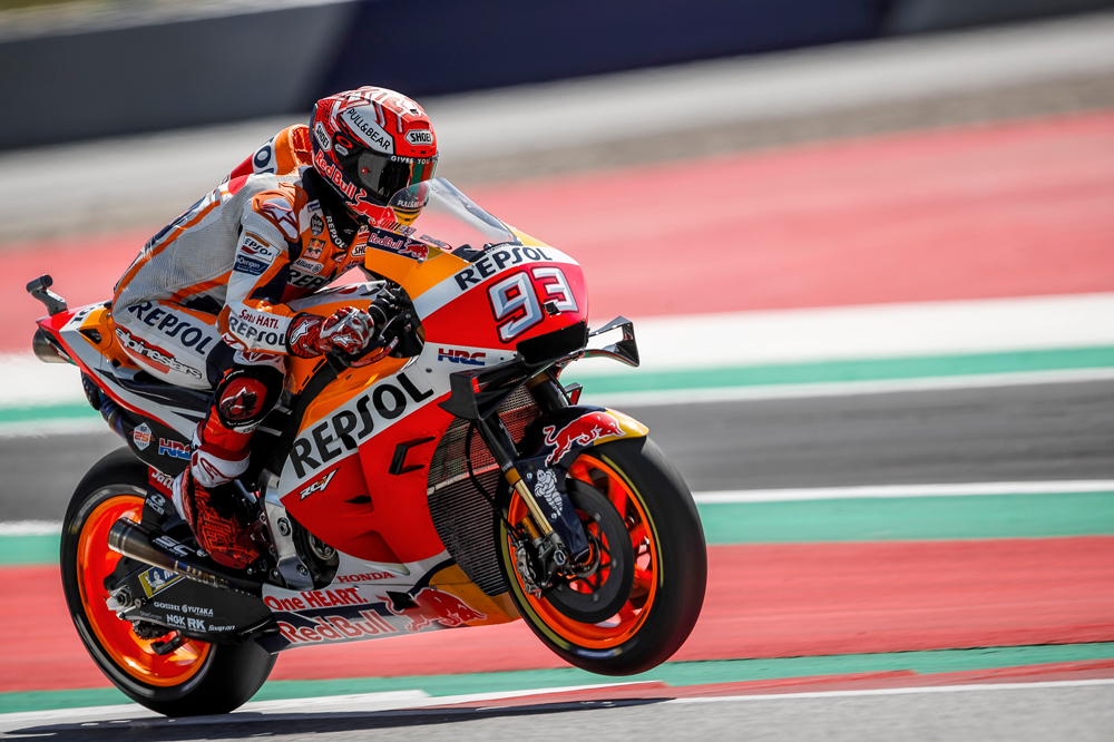 Marc Márquez reconocía al final de la carrera que debería de haber optado por el neumático blando detrás, como Dovizioso