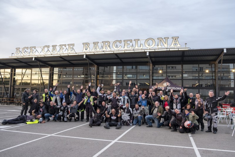Salida de Barcelona del Coast2Coast Triumph 2019