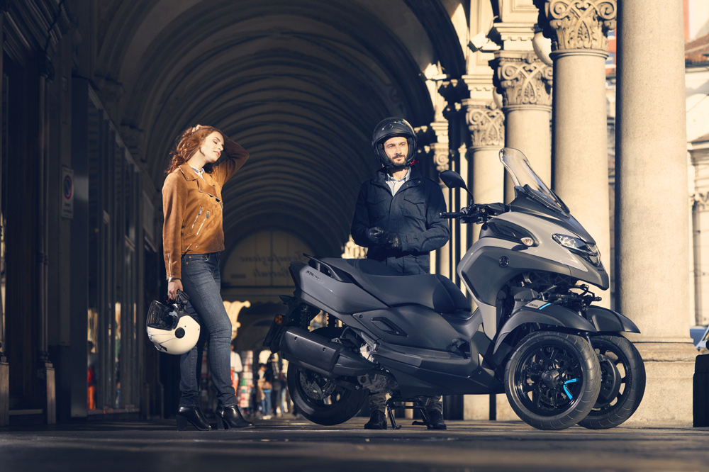 El Yamaha Tricity 300 está homologado como triciclo y se puede conducir con el carnet de coche B