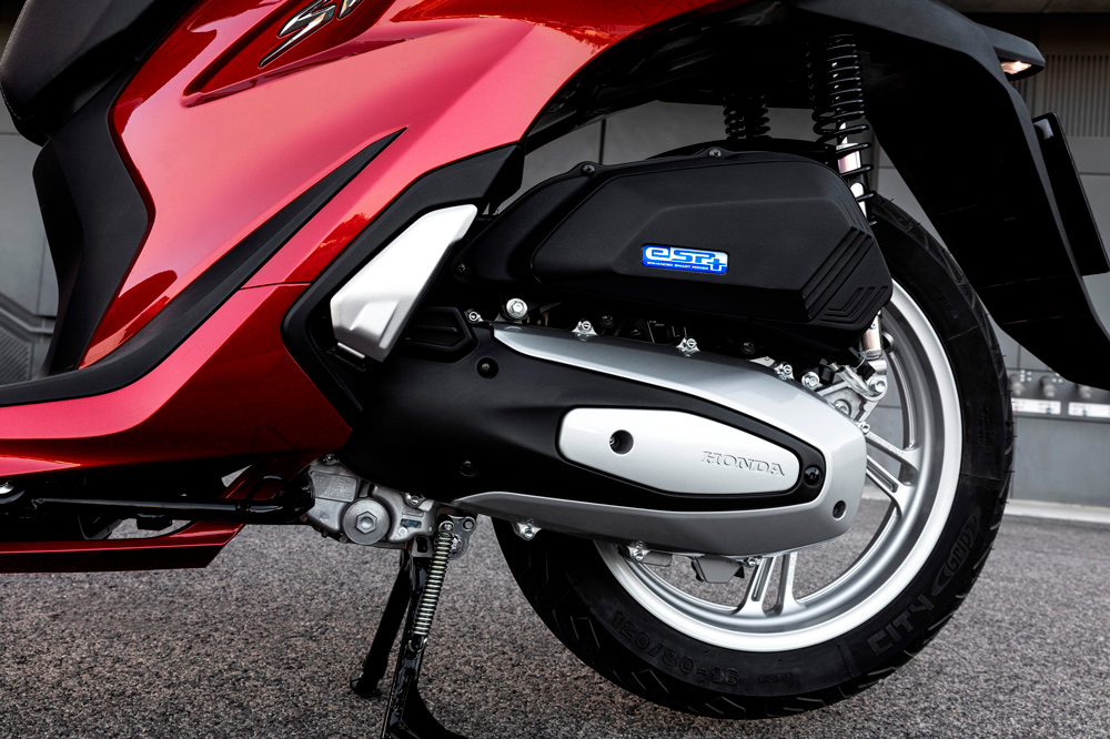 El Honda SH 125 Scoopy 2020 tiene control de tracción para condiciones de baja adherencia