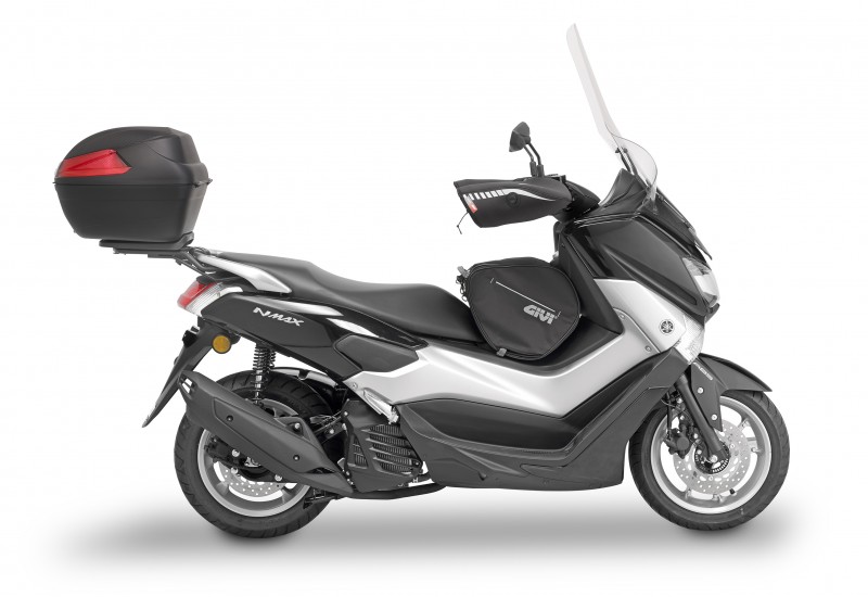 Kit de accesorios para la Yamaha N-Max 125 de Givi