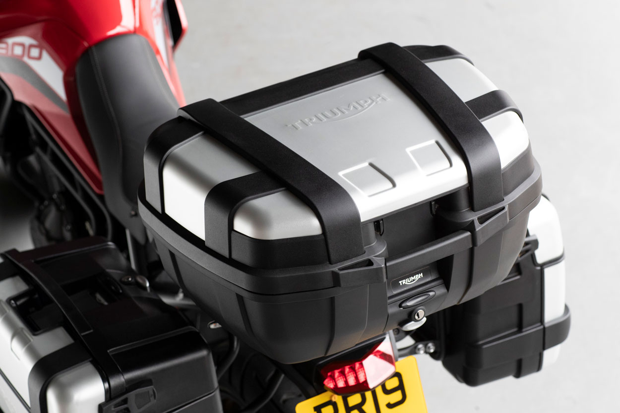 Entre los accesorios de las Triumph Tiger 900 destaca el juego de maletas desarrollado conjuntamente con Givi