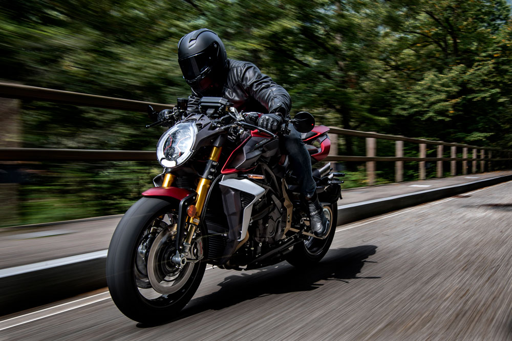 La MV Agusta Brutale 1000 RR no es tan sofisticada como la Serie Oro, pero tiene toda su esencia.