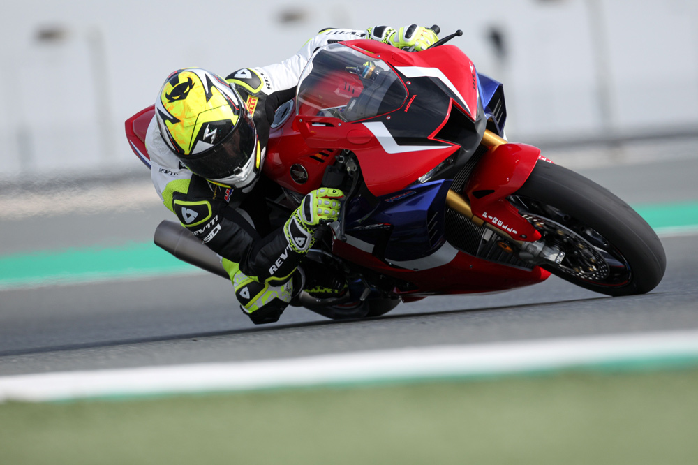Honda CBR 1000 RR-R Fireblade 2020 con Alvaro Bautista