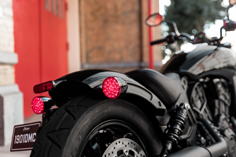 Todos los detalles de la Indian Scout Bobber Sixty están muy cuidados