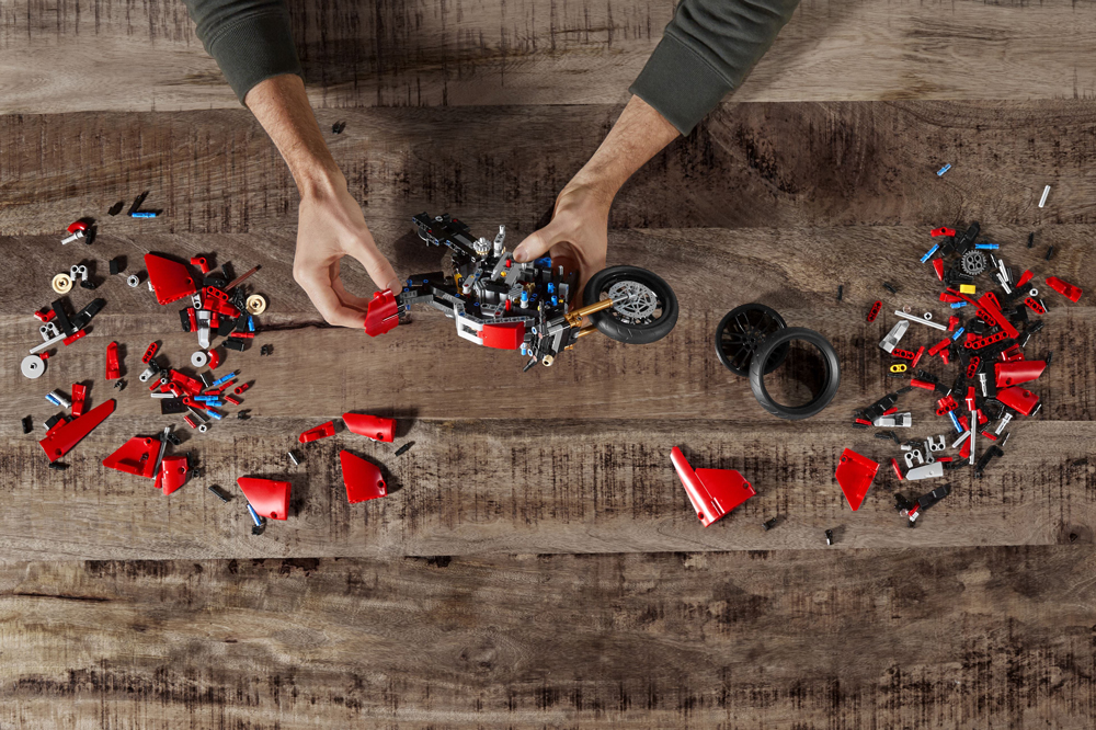 Ducati Panigale V4 R LEGO Technic