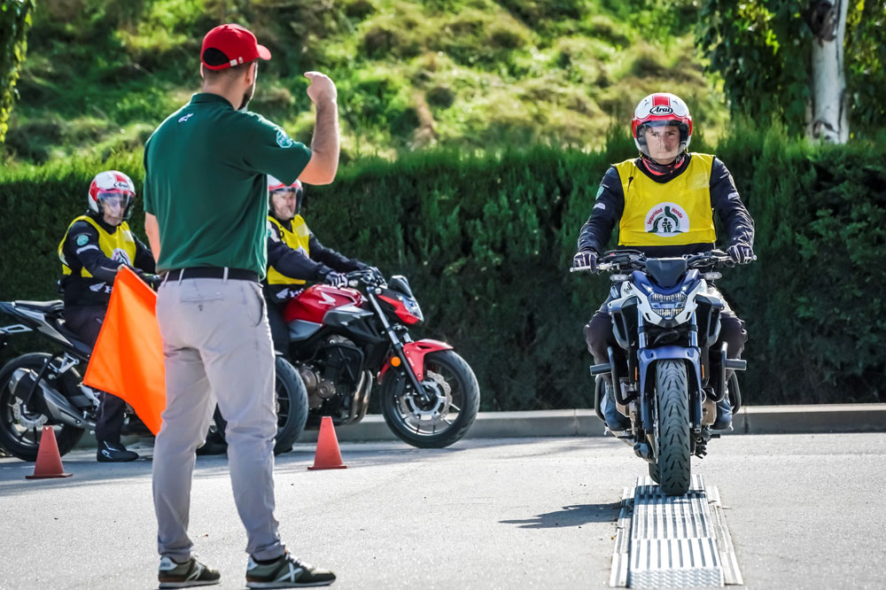 El carnet de moto se obtiene de una forma escalonada