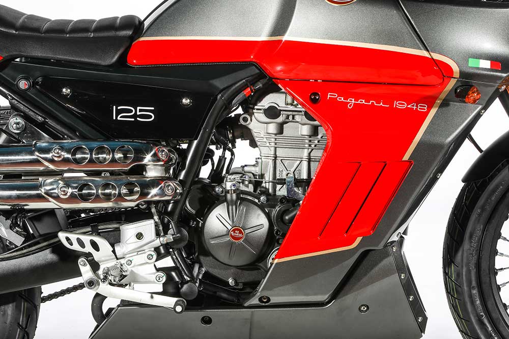 El motor de la FB Mondial Pagani 125 es un Piaggio refrigerado por agua