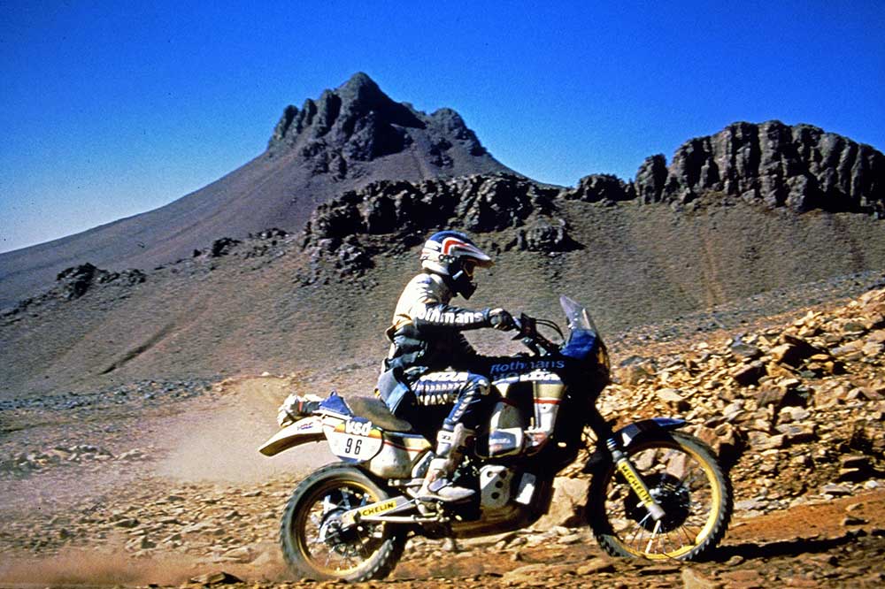 En 1986 Honda logró su primera victoria en el Rally Dakar con una moto con la que derivaría las Africa Twin