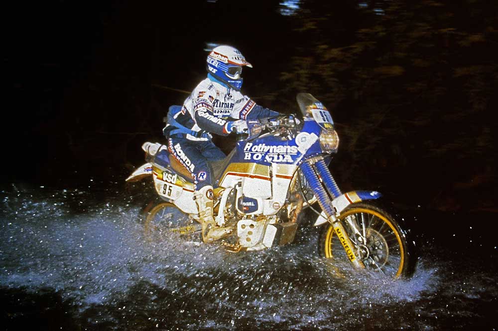 La Honda NXR 750 de 1986 en acción