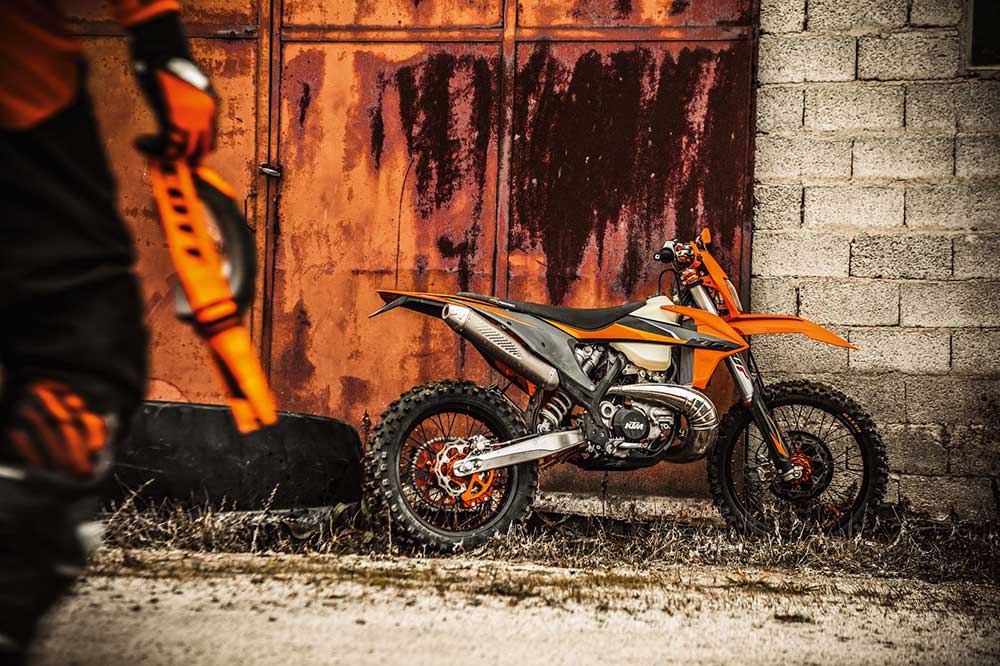 La gama de motos de enduro 2021 de KTM ofrece también un completo catálogo de accesorios