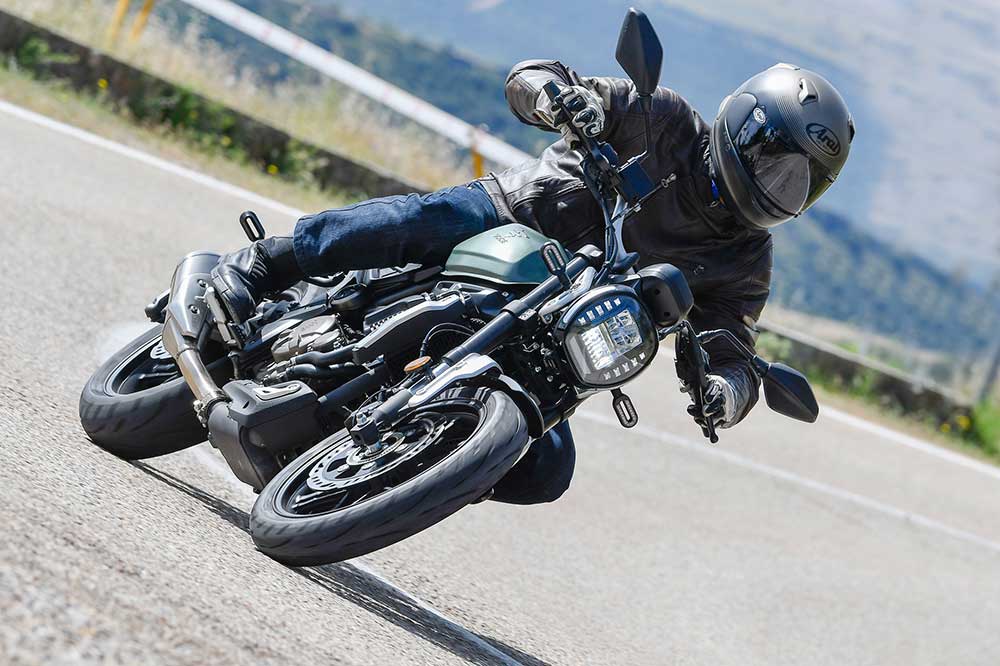 VOGE 300AC, la neo-retro de la gama VOGE