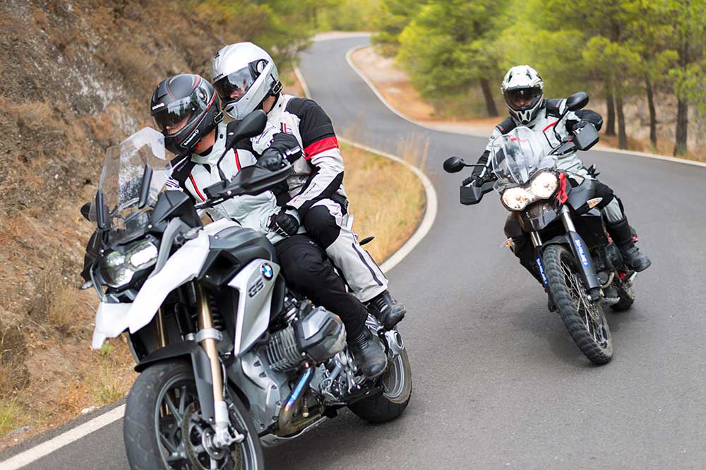 Intercomunicadores para moto… ¿Son legales?