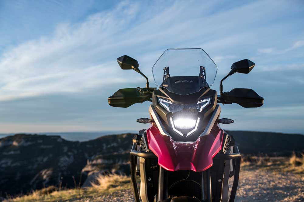 El sistema de iluminación de la Macbor Montana XR5 es completamente de LED