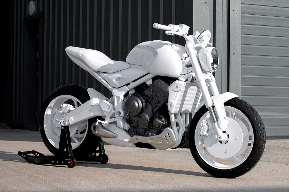 Triumph sigue confiando en el segmento de las sport turismo naked para su nueva Trident 2021
