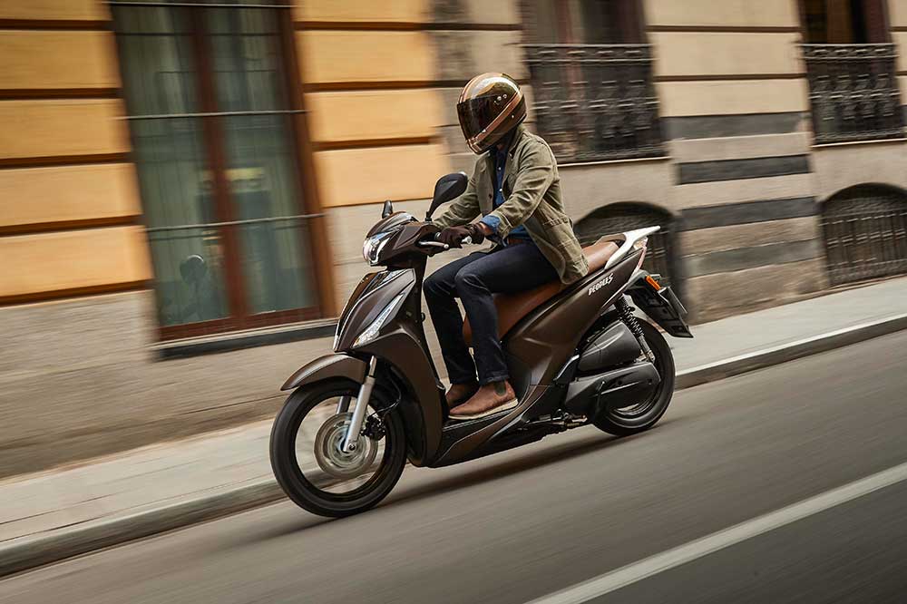 El carnet de moto y la convalidación: 125 y scooter de tres ruedas