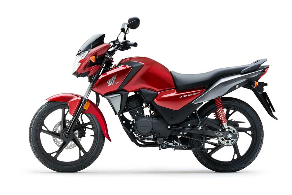 El motor de la Honda CB 125F es completamente nuevo y se nutre de la experiencia de los de los scooter PCX o SH 125 Scoopy