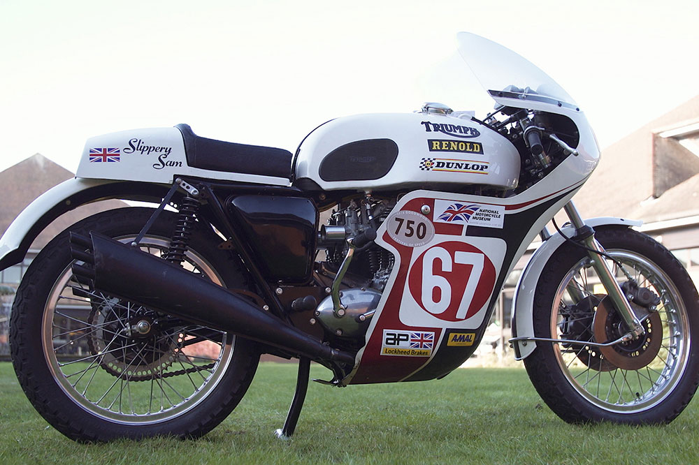 En los años 70 Triumph lanzó la Trident para competir con las motos de cuatro cilindros que llegaban de Japón